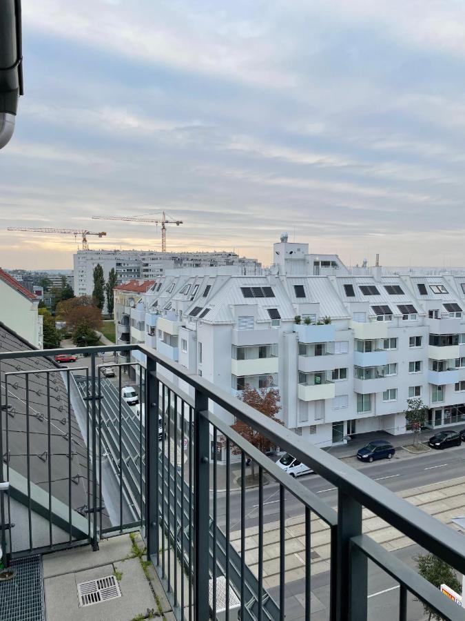 Eca Rooftop Live - Private Rooms & Serviced Apartments Виена Екстериор снимка