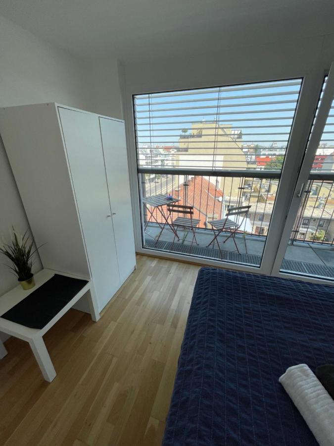 Eca Rooftop Live - Private Rooms & Serviced Apartments Виена Екстериор снимка